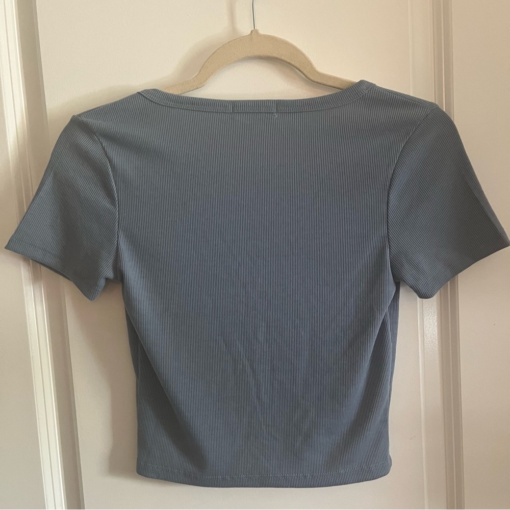 Active USA button down light blue short sleeve crop top. Women’s size Medium. - Picture 2 of 4